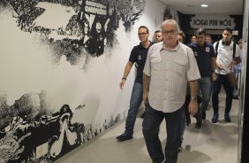 Presidente Roberto de Andrade presente no vestiário antes da final contra a Ponte Preta