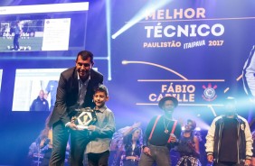 Fábio Carille, merecidamente, ganhou o prêmio de melhor técnico do Paulistão 2017