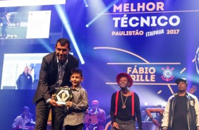 O técnico Carille já havia assumido o time ano passado, mas não chegou a ser efetivado