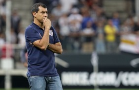 O técnico Fábio Carille pôde contar com a volta dos titulares Fagner e Pablo, mas o zagueiro deixou o campo no primeiro tempo por uma lesão