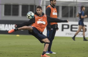 A partida acontece a partir das 16h, no estdio Barrado