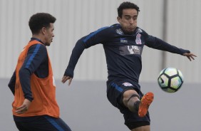 O técnico Fábio Carille esboçou mais uma vez uma equipe titular