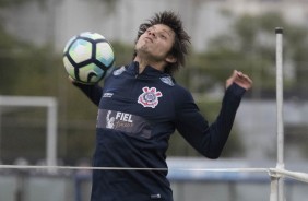 O paraguaio agora ganha a concorrncia de Clayson, recm chegado ao elenco