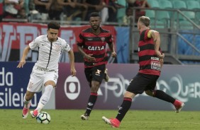 O meia Marquinhos Gabriel deu uma arrancada espetacular para o atacante J mandar a bola pro gol