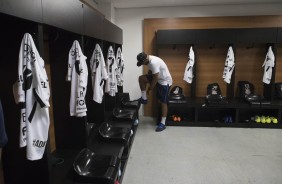 Os mantos sagrados dispostos no vestiário da Arena Fonte Nova, para partida contra o Vitória