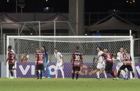 Vista do gol do goleiro Càssio no jogo contra o Vitória, na Fonte Nova