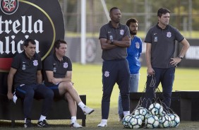 O treino foi comandado pelo técnico Fábio Carille e pela comissão técnica do Timão