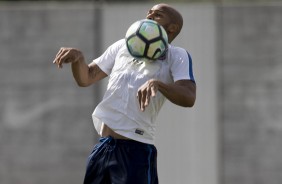 Felipe bastos em ao no treino da manh no CT aps primeira vitria no Brasileiro