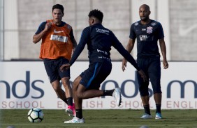 Moisés, Giovanni Augusto e Felipe treina debaixo de sol forte