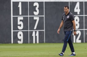 Carille esboou uma equipe titular durante o treino