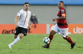 Gabriel atuando contra o Atlético-Go, em Goiás