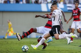 Guilherme Arana segue firme e forte na lateral do Corinthians