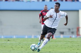 Jô não marcou gols contra o Atlético-GO, no Serra Dourada