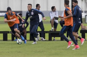 Jogadores treinam de olho no clssico contra o Santos no final de semana