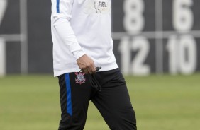 Técnico Fábio Carille comandou o primeiro treino após a vitória sobre o Atlético-GO