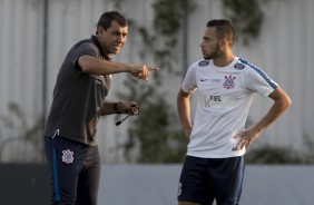 Carille orienta volante Maycon, que ganhou titularidade no início da temporada