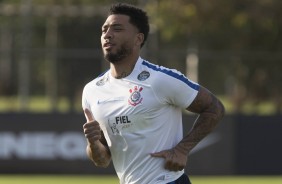 Opção para Jô, Kazim corre antes de coletivo em campo reduzido