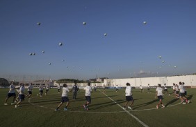 Corinthians entrou em campo no CT Joaquim Grava nesta sexta-feira