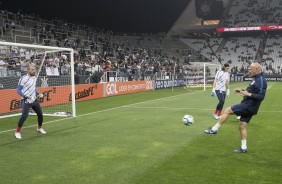 Aquecimento dos goleiros antes do jogo contra o Santos, na Arena Corinthians