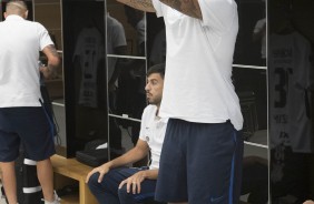 Kazim no vestiário da Arena antes do clássico contra o Santos