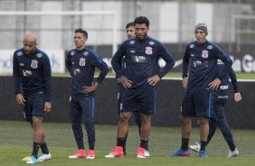 Jogadores treinam durante reapresentação corinthiana após vitória sobre o Santos