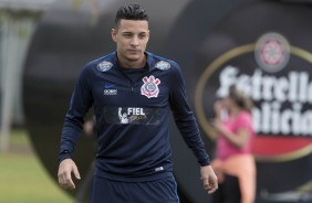 Guilherme Arana no treino de terça-feira no CT Joaquim Grava