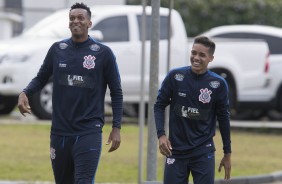 Jô e Pedrinho no treino da terça-feira no CT Joaquim Grava