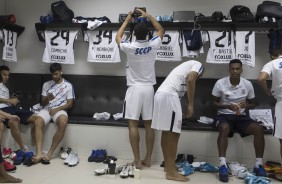 Jogadores aguardam no vestiário de São Januário para duelo contra o Vasco