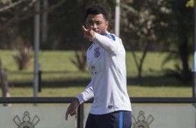 Depois de ficar na academia no treino da última sexta, Kazim foi aos gramados do CT