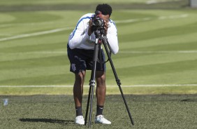 O jogador brincou com as cmeras durante o treinamento