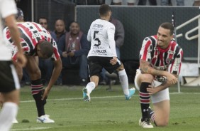 Gabriel pegou a sobra do goleiro e anotou o segundo tento do Timo contra o So Paulo