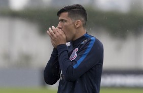 Balbuena no treino da fria tarde de terça-feira, no CT