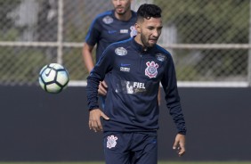 Clayson treina na manhã dessa segunda-feira