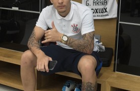 Guilherme Arana no vestiário da Arena antes do Majestoso