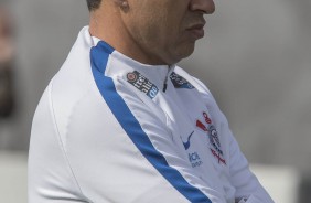 Mesmo após triunfo no clássico, Carille mantém os pés no chão e treina duro os jogadores