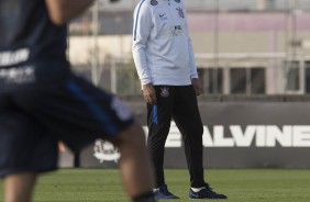 Nos gramados, o técnico Fábio Carille comandou parte do treinamento