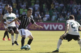 Gabriel atuando diante o Coritiba, fora de casa, pelo Brasileirão