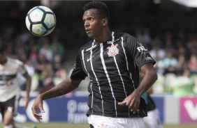 Jô foi autor do gol mal anulado contra o Coritiba, no Couto Pereira