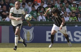 Romero atuando contra o Coritiba no Couto Pereira. O jogo terminou em empate em 0 a 0