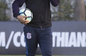Após se ausenta no treino de ontem, Carille volta a trabalhar normalmente nesta terça-feira