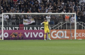Cássio chegou a fazer boa defesa contra o Bahia