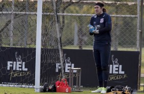 Cássio treina duro no CT para manter a boa fase