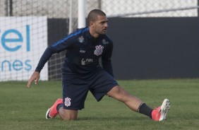 Clayson treina para enfrentar o Bahia, nesta quinta-feira