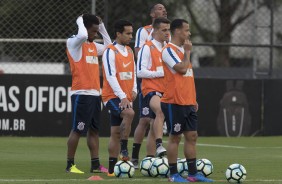 Elenco reunido para treinar nesta segunda, aps empate com o Coritiba