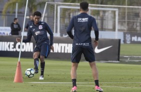 O jovem Ameixa (Warian) durante treino desta terça-feira