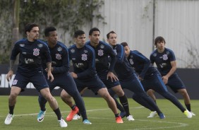 Treino de jogada area durante atividade desta tera-feira no CT