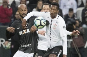 O atacante J aproveito boa jogada de Pedrinho para anotar o gol contra o Botafogo