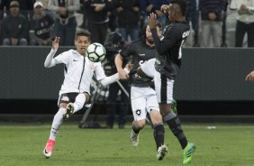 Pedrinho entrou para incendiar a partida contra o Botafogo, na Arena