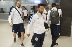 Clayson chega à Arena para o jogo contra o Botafogo, pelo Brasileirão