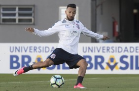 Clayson enche o pé na bola no treino de hoje